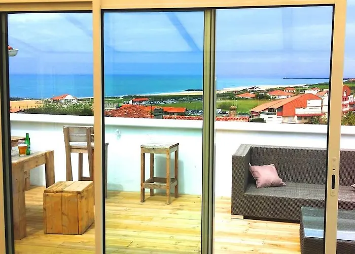 T2 A Anglet Grande Terrasse Vue Mer, Plage A Pied.