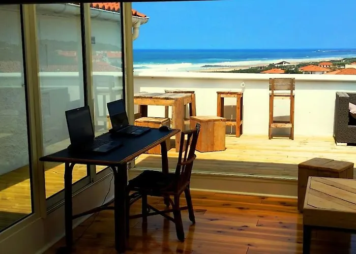 T2 A Anglet Grande Terrasse Vue Mer, Plage A Pied.